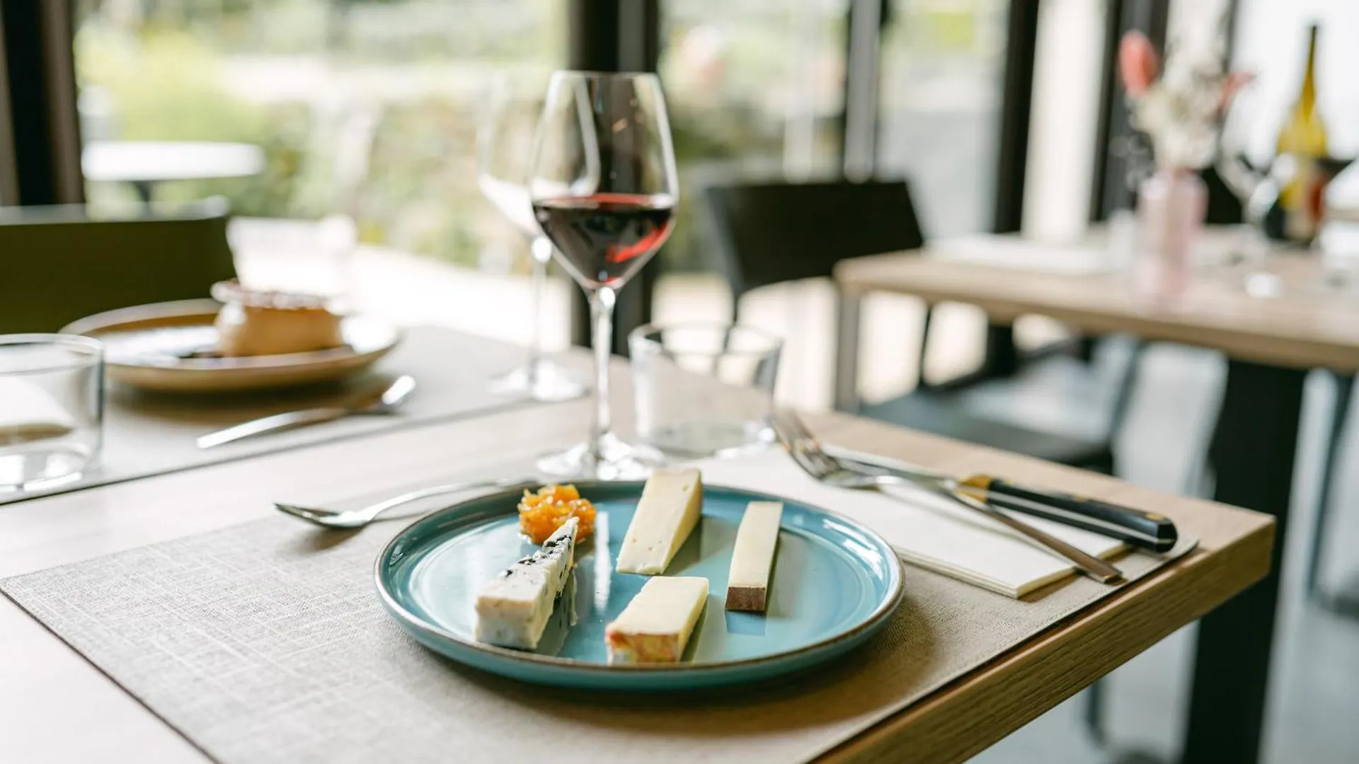 Logis Hotel Restaurant L'Argence Sainte-Genevieve-sur-Argence